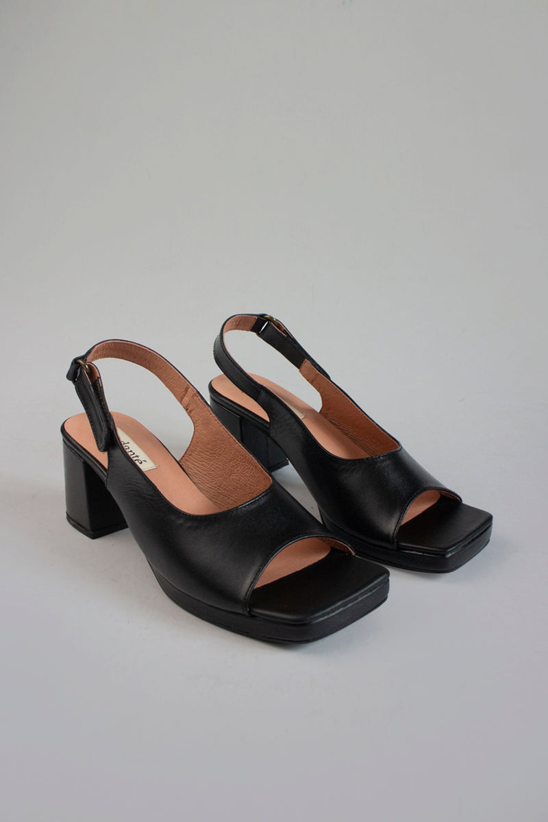 andanté The Slingback Heel in Black - Main Image