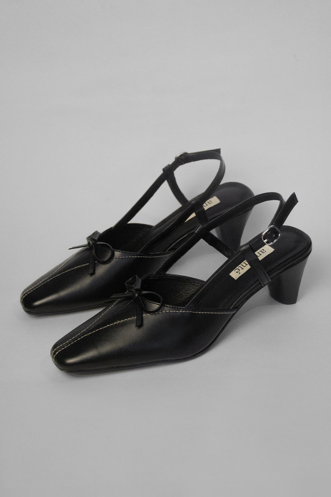 andanté The Ribbon Kitten Heel in Black