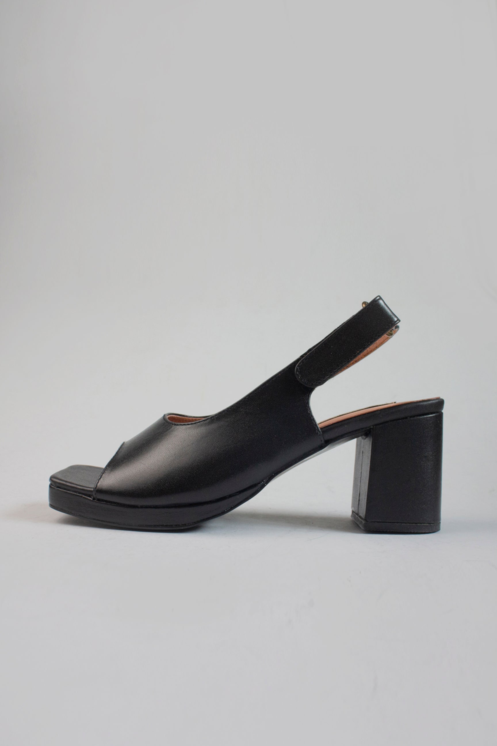 The Slingback Heel in Black
